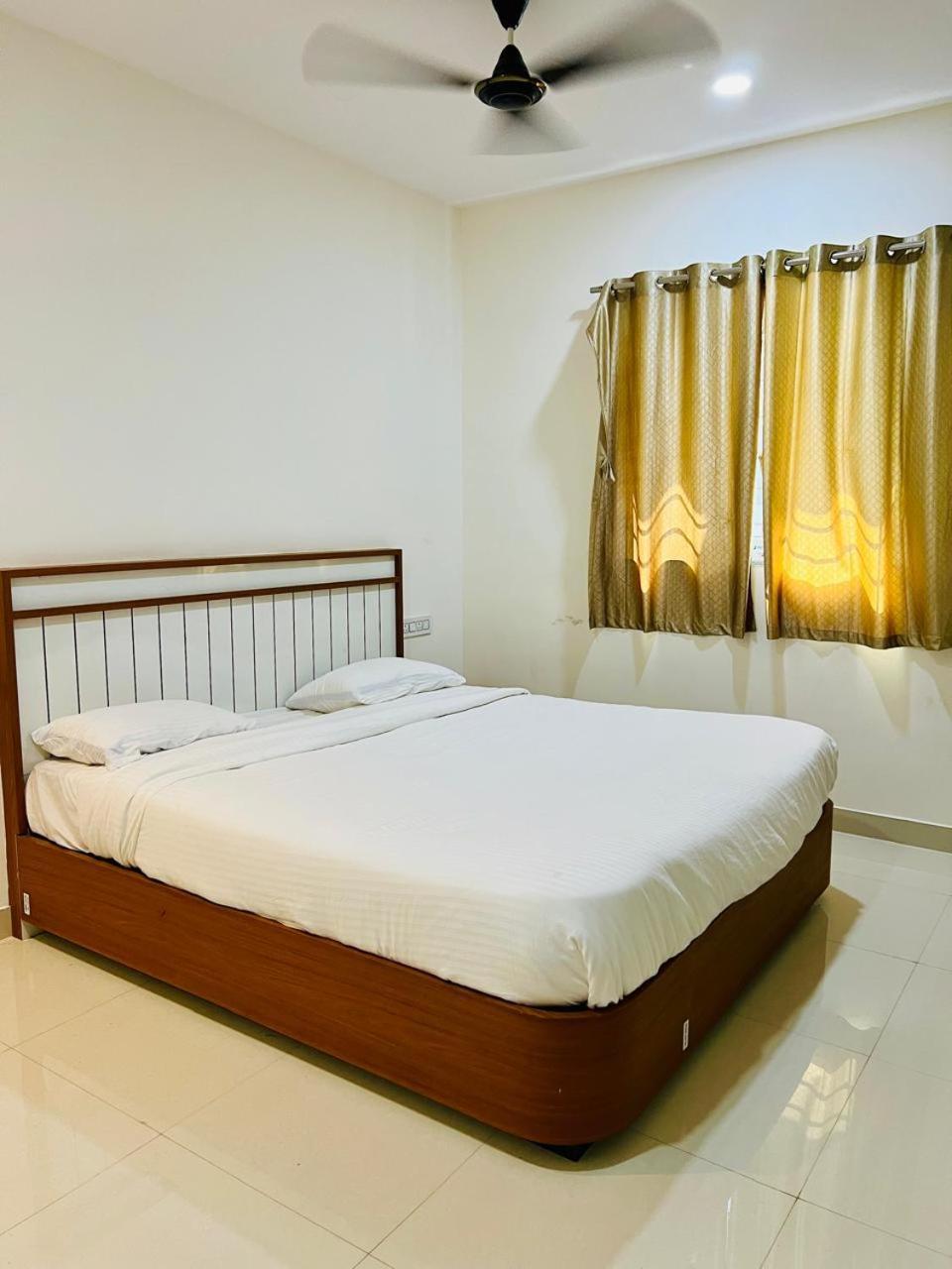 Sunshine Residency Hotel Mancherāl Exterior foto