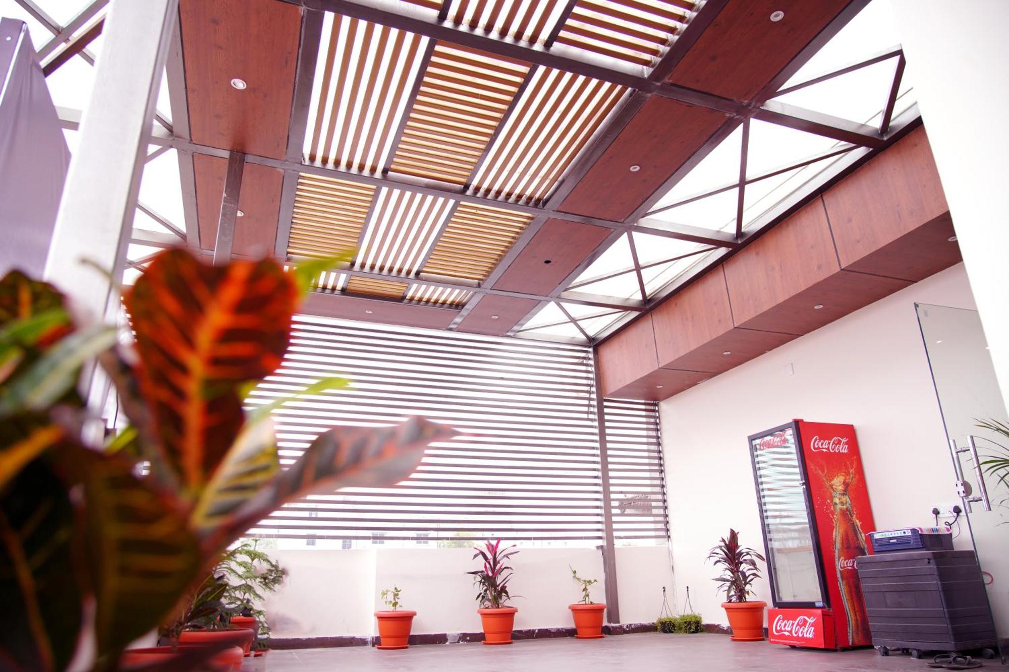Sunshine Residency Hotel Mancherāl Exterior foto